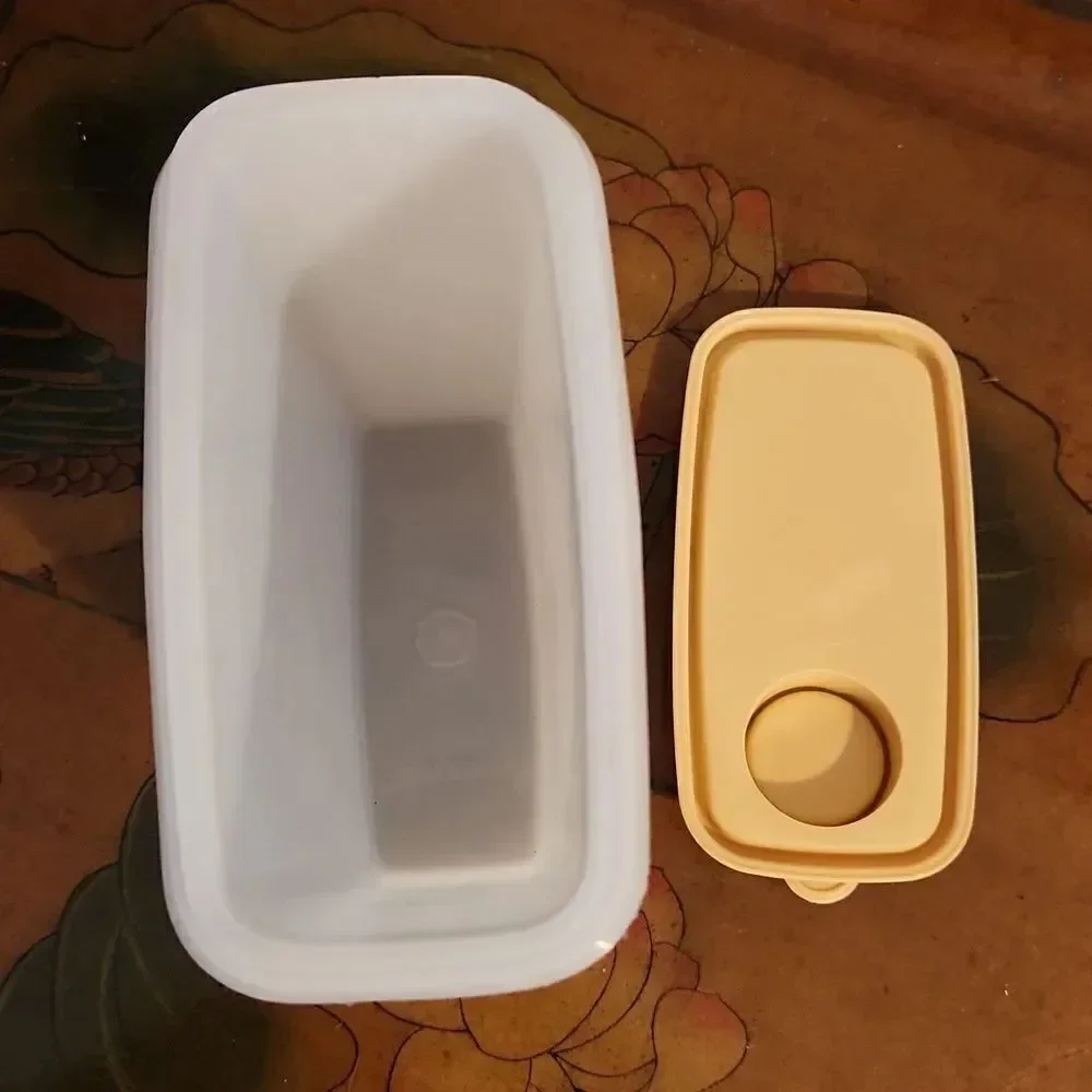 Tupperware Pour & Store Container 509-11 499-12